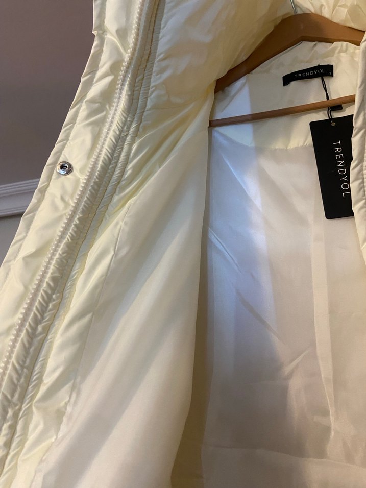 Kırık beyaz Şişme Mont - Görsel 4