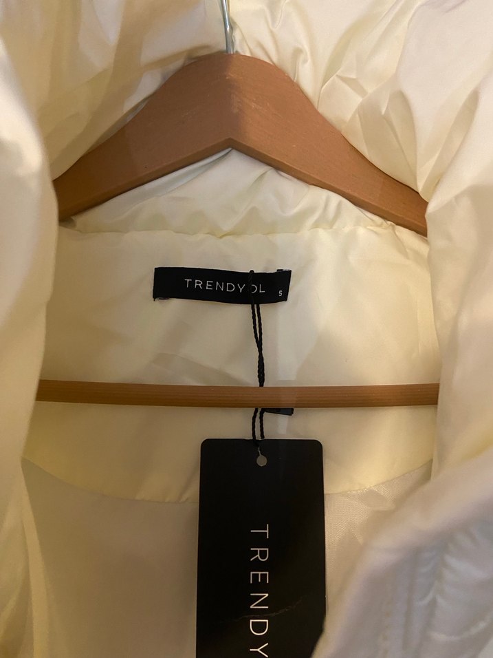 Kırık beyaz Şişme Mont - Görsel 3