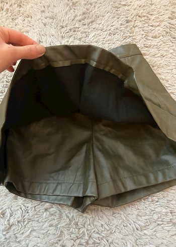 Haki yeşil deri şort etek - Görsel 3