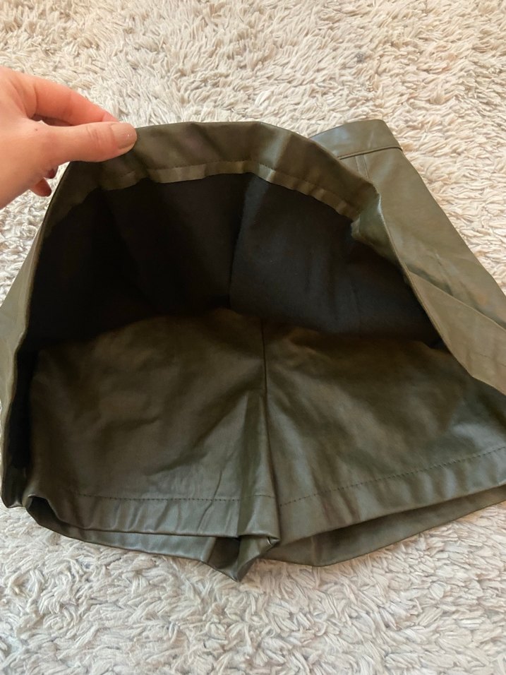 Haki yeşil deri şort etek - Görsel 3