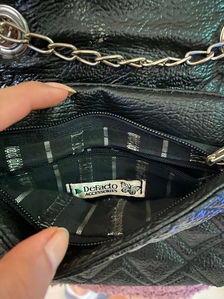 Zincir Detaylı Siyah Yılan Derisi Desenli Kadın Çanta - Görsel 2