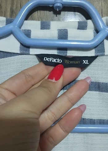 Gri Çizgili Kısa Kollu Kadın Keten Gömlek - Görsel 3