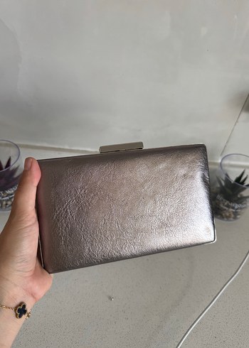 Bej Deri Tokalı Kadın Portföy Çanta kullanılmamış üründür