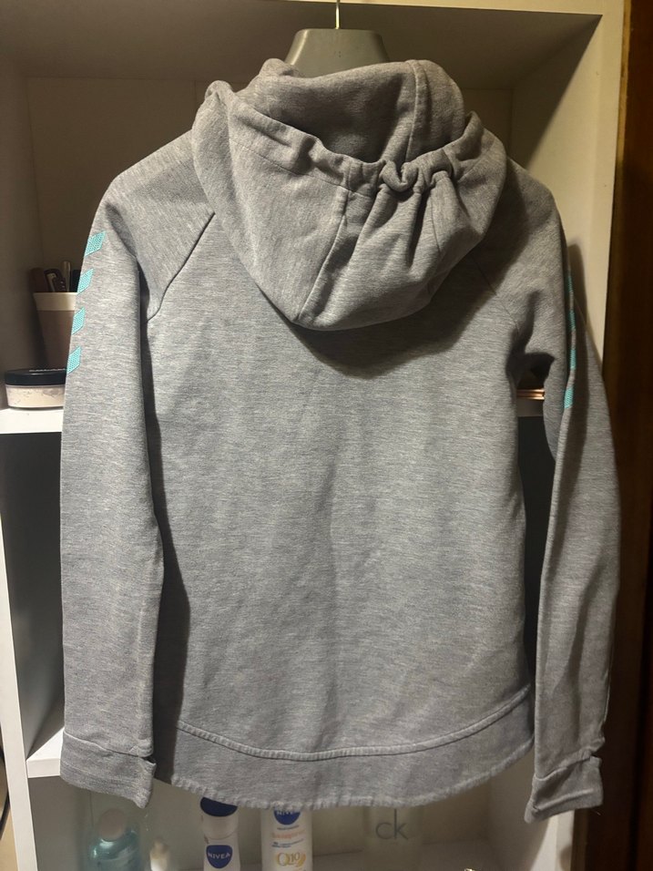 Hummel Gri Kapüşonlu Fermuarlı Kadın Ceket - Görsel 3