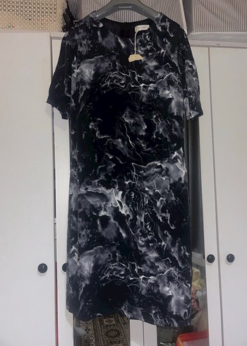 Gri Siyah Batik Desenli Midi Elbise - Görsel 2