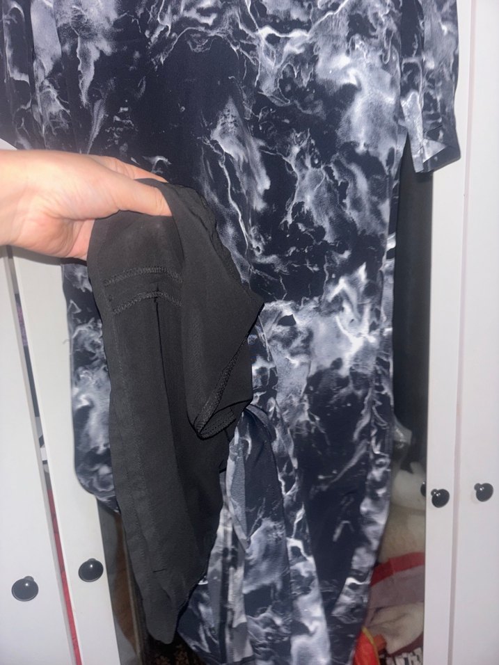 Gri Siyah Batik Desenli Midi Elbise - Görsel 4