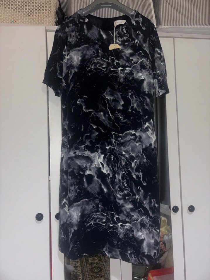 Gri Siyah Batik Desenli Midi Elbise - Görsel 2