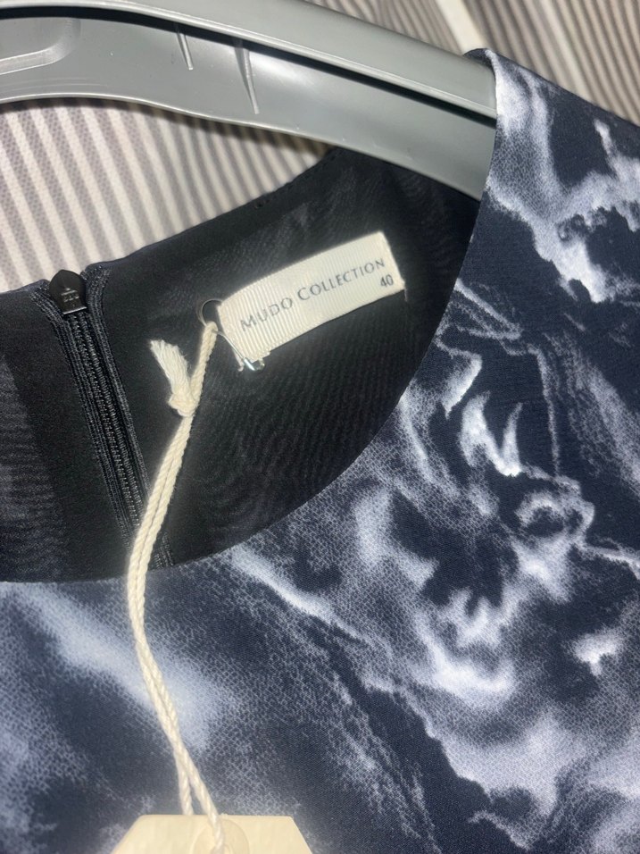 Gri Siyah Batik Desenli Midi Elbise - Görsel 3