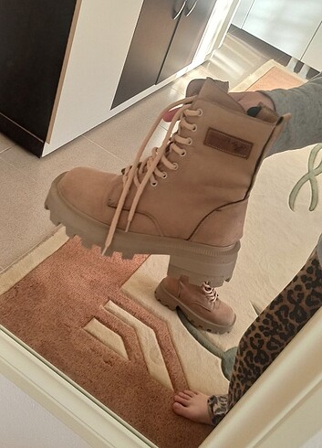 38 Beden camel Renk Bot hep yeni