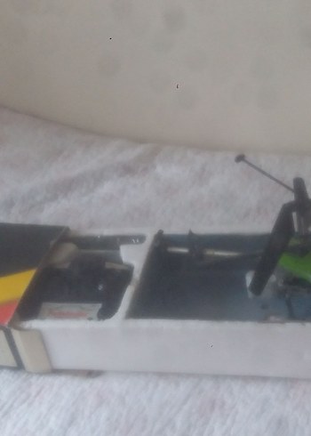  Beden Gri ve Haki Renkli Oyuncak Helikopter