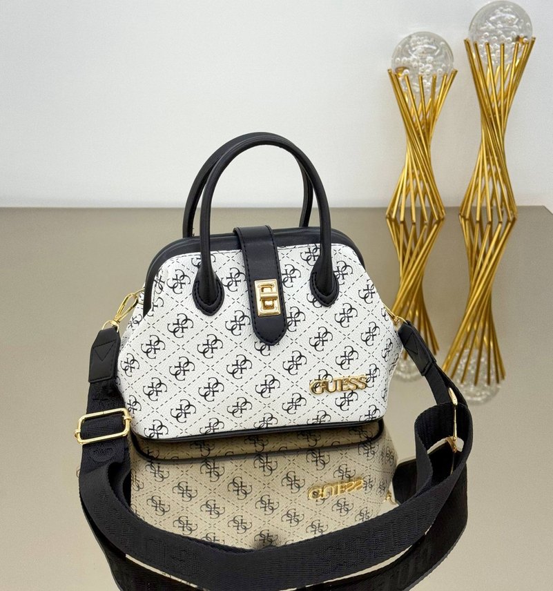 GUESSS
ÖLÇÜLERİ 30x17 cm - Görsel 5