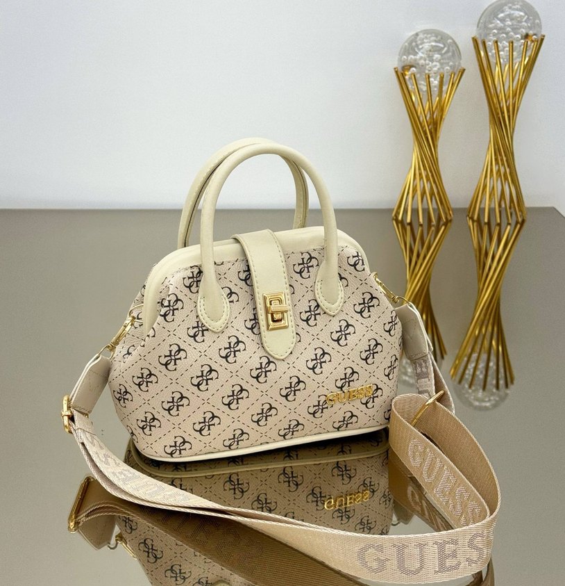 GUESSS
ÖLÇÜLERİ 30x17 cm - Görsel 4