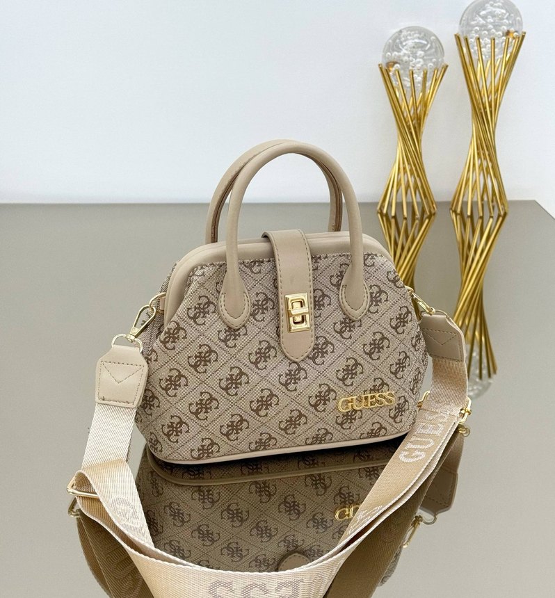 GUESSS
ÖLÇÜLERİ 30x17 cm - Görsel 3