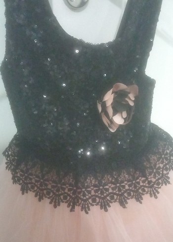 Kız Çocuk Siyah Nakışlı Fırfırlı Elbise - Görsel 2