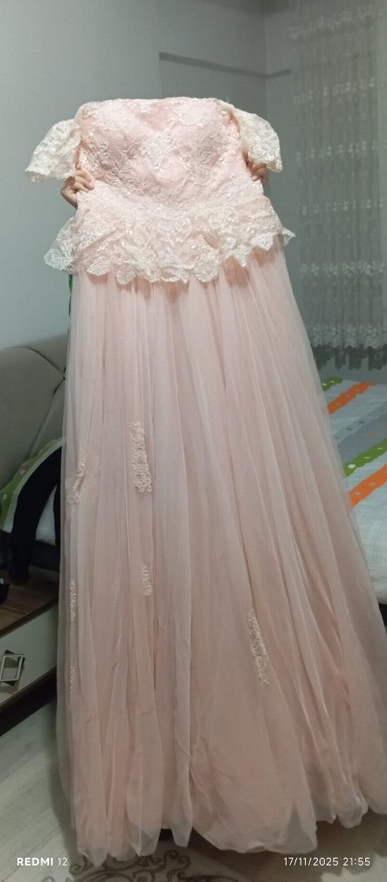 Pembe Uzun Kolless Straplez Gelinlik - Görsel 2