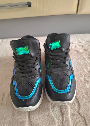 Renkli Yılan Desenli Dolgu Topuklu Spor Ayakkabı - Görsel 2