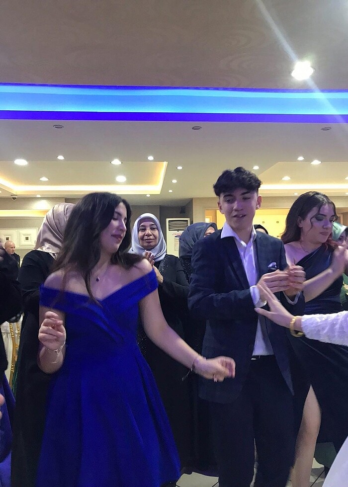 Krep kumaş özel kesim yaka abiye elbise - Görsel 3