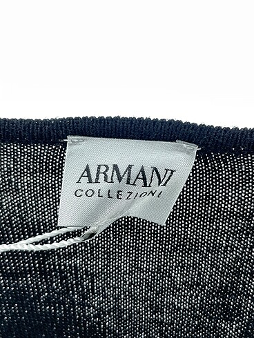 40 Beden siyah Renk Armani Bluz %70 İndirimli.