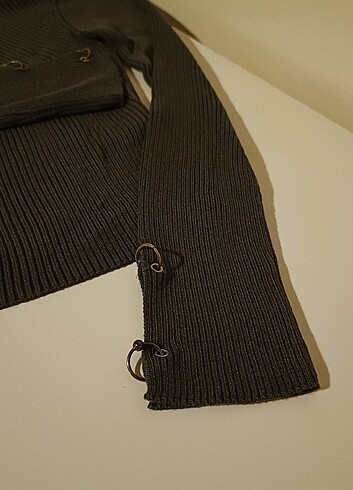 36 Beden Topshop Fitted Uzun Kollu Hâki Crop Kazak