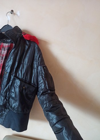 adil ışık  Siyah Kısa Kapüşonlu Kadın Kışlık mont - Görsel 3