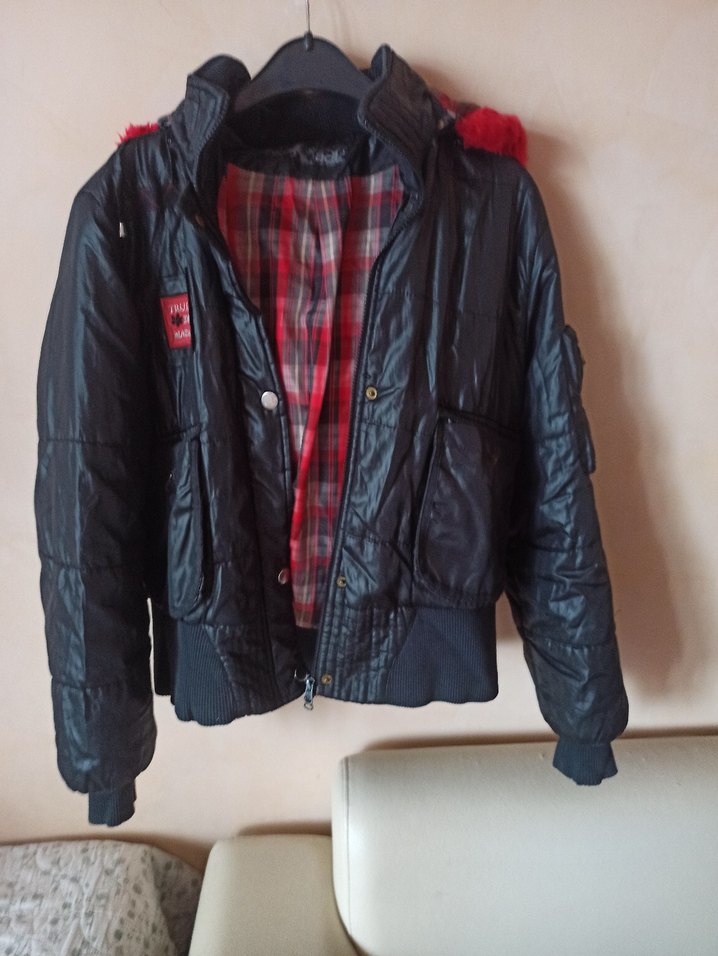 adil ışık  Siyah Kısa Kapüşonlu Kadın Kışlık mont - Görsel 2