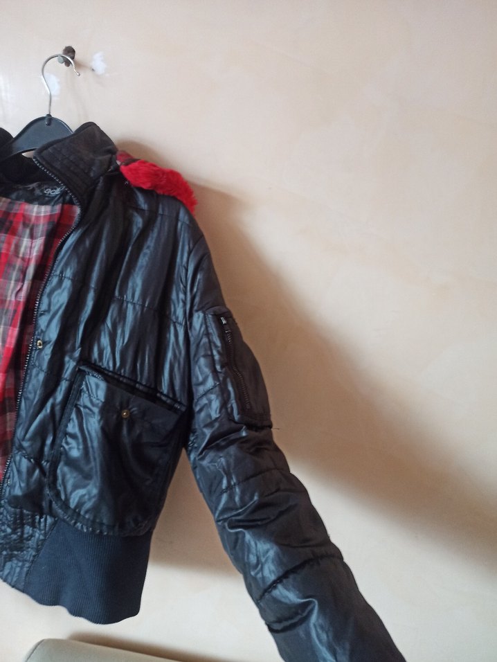 adil ışık  Siyah Kısa Kapüşonlu Kadın Kışlık mont - Görsel 3