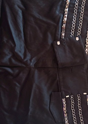 ADİL IŞIK Kemer Detaylı Siyah Seten Mini Şort - Görsel 2