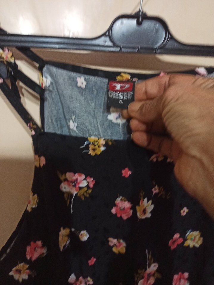 Siyah Çiçek Desenli Mini Tulum - Görsel 4