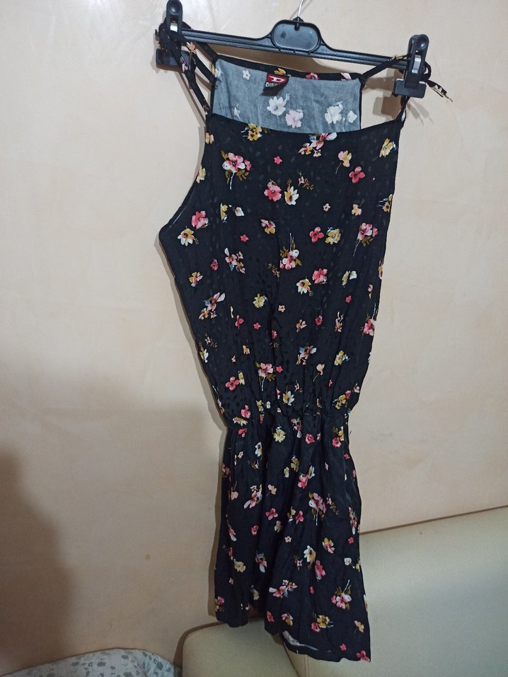 Siyah Çiçek Desenli Mini Tulum - Görsel 2