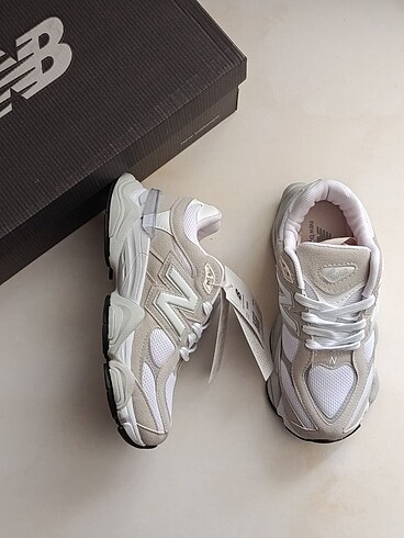 36 Beden ????NEW BALANCE 9060 Buz beyaz krem ??36-37-38-39-40-41-42-43