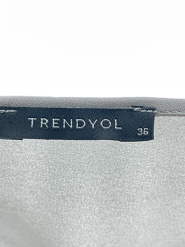 36 Beden çeşitli Renk Trendyol & Milla Bluz %70 İndirimli.