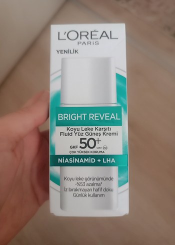 L'Oréal Paris Bright Reveal Koyu Leke Karşıtı Yüz Güneş Kremi
