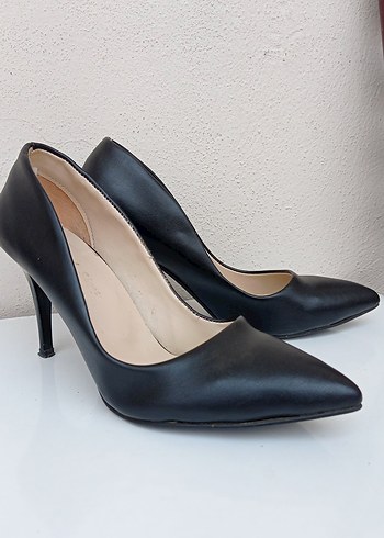 Siyah Stiletto Topuklu Kadın Ayakkabı