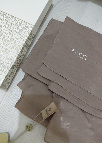 Aker Bej Pilili Kadın Şal