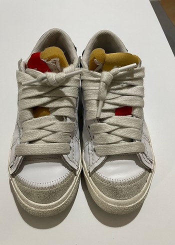 36 Beden Nike Renkli Bağcıklı ve Cırtlı Kadın Spor Ayakkabı
