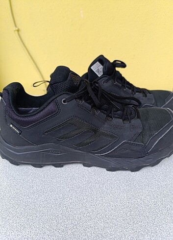 Adidas terrex su geçirmez 48 numara
