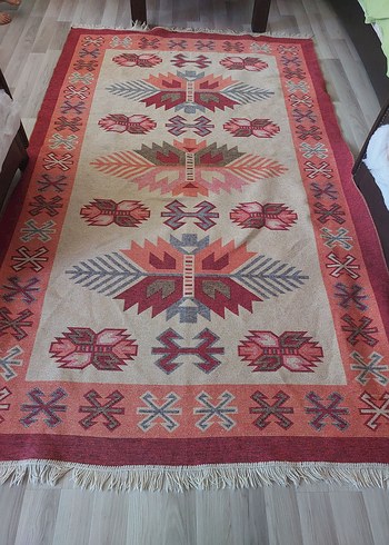 Etnik Desenli Çok Renkli Kilim