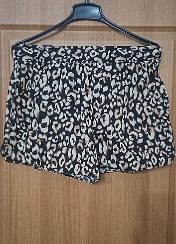H&M marka Leopar desenli Şort