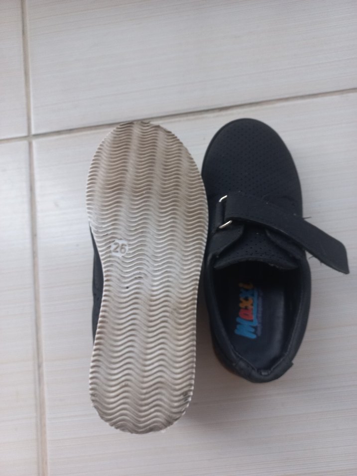 26 Numara Erkek Çocuk Siyah Cırt Cırtlı Günlük Ayakkabı - Görsel 4