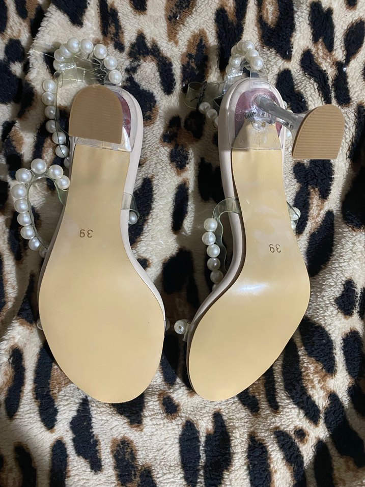 İnci Detaylı Beyaz İnce Topuklu Kadın Ayakkabı - Görsel 3