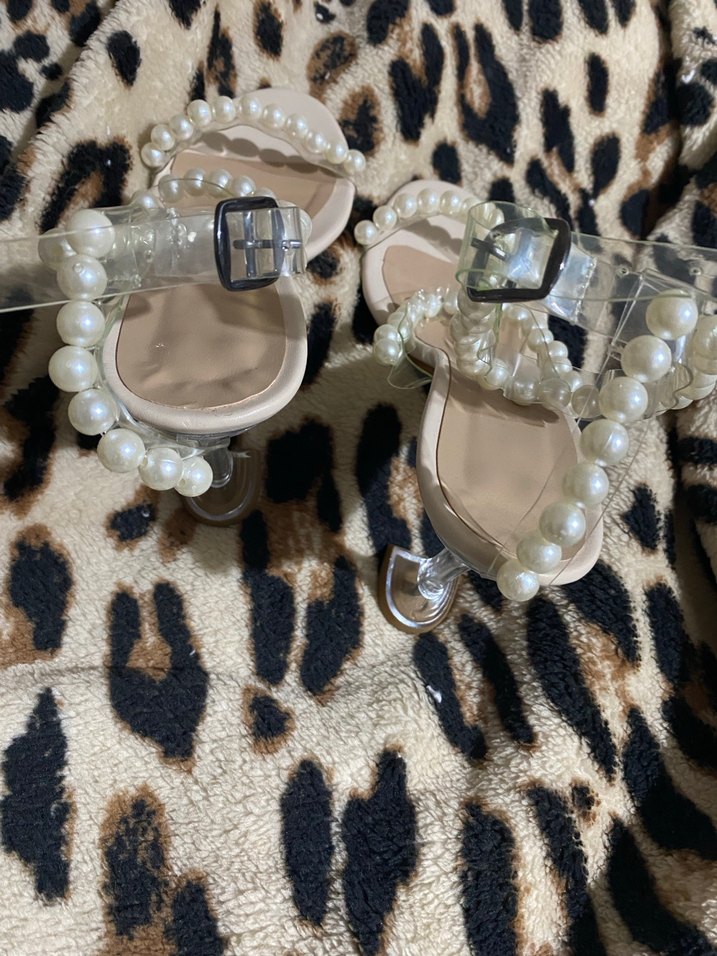 İnci Detaylı Beyaz İnce Topuklu Kadın Ayakkabı - Görsel 2