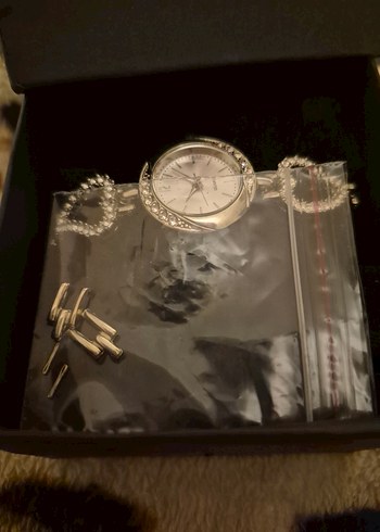 Kalpli Taşlı Kadın Kol Saati - Görsel 4