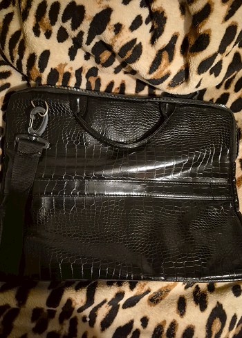 Siyah Deri Kadın Laptop Çantası - Görsel 3