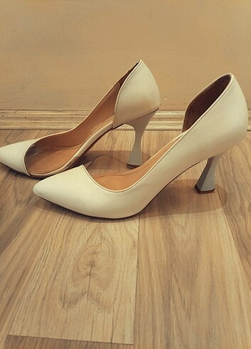38 Beden beyaz Renk Stiletto 