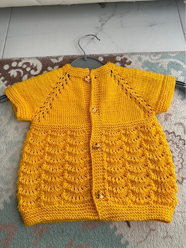 Kız bebek yeleği
