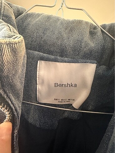 s Beden Bershka kot mont