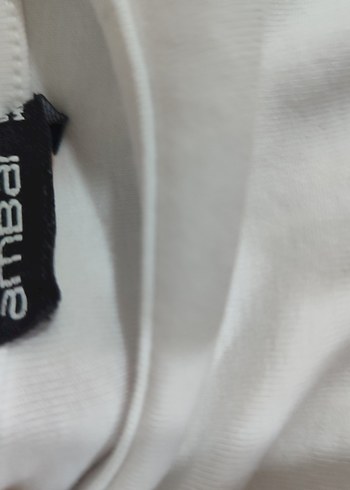 Beyaz Kolsuz Kadın Atlet - Görsel 2