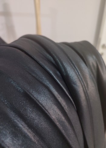 Siyah Pilili Uzun Kadın Etek - Görsel 4