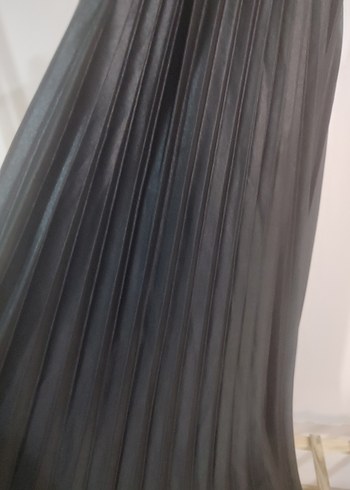 Siyah Pilili Uzun Kadın Etek - Görsel 2