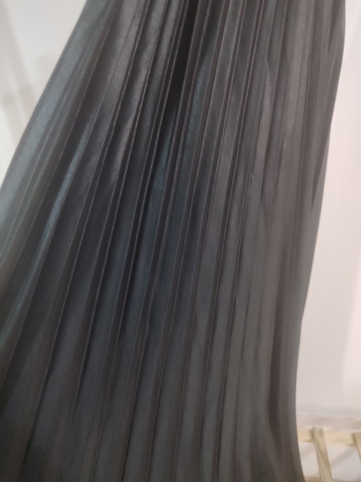 Siyah Pilili Uzun Kadın Etek - Görsel 2